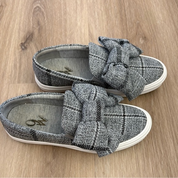 Nine West Onosha woman’s 7.5 Grey Plaid Platform Sneakers Shoes Bow Slip on - Picture 2 of 8